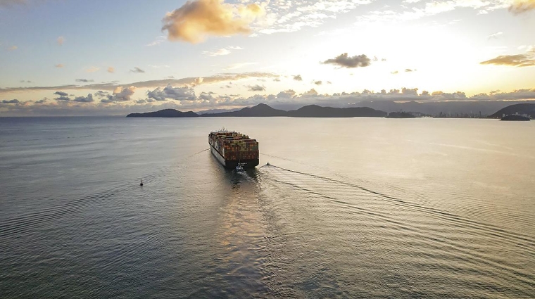 Los fletes entre Asia y el norte Europa caen nuevamente el 10%