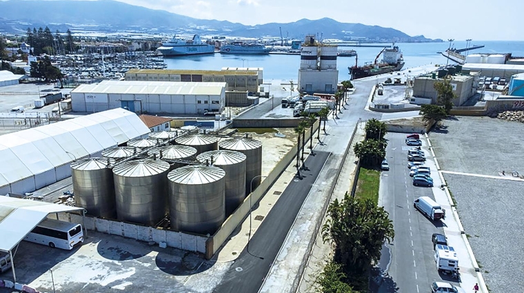 La primera operativa se ha desarrollado en el Muelle de Graneles del recinto granadino.