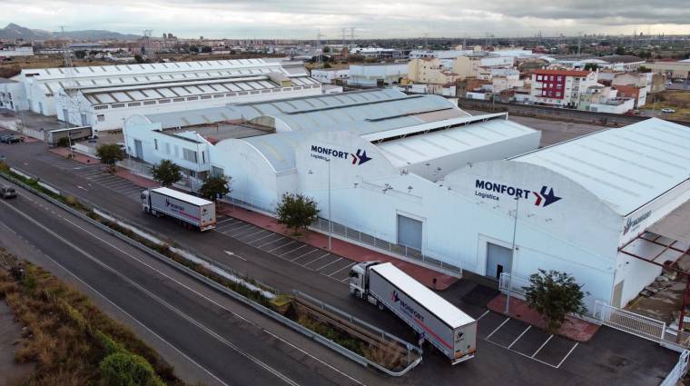 Transportes Monfort cuenta con amplias instalaciones en Castellón donde realiza sus servicios logísticos integrales.