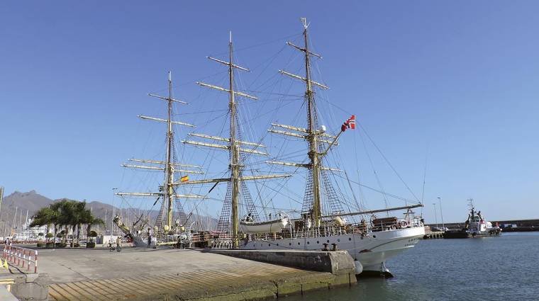 El “HMS Falken”, vuelve a repetir el itinerario que ya realizó en su primera visita a Santa Cruz de Tenerife en enero de 2011.