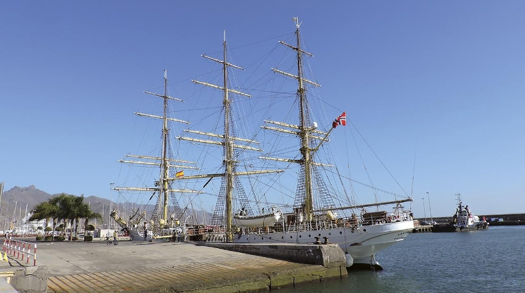 El “HMS Falken”, vuelve a repetir el itinerario que ya realizó en su primera visita a Santa Cruz de Tenerife en enero de 2011.