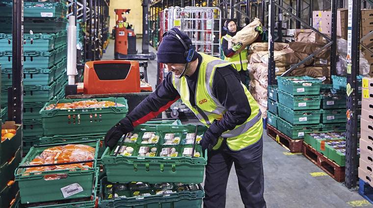 La compañía gestionará seis centros logísticos adicionales para la empresa británica minorista de venta de alimentación fresca y congelada.