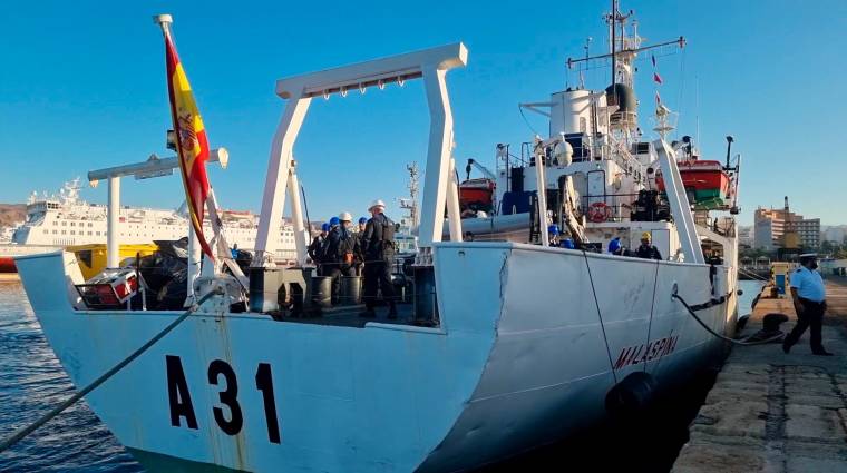 El buque “Malaspina” de la Armada abre sus puertas al público en Almería