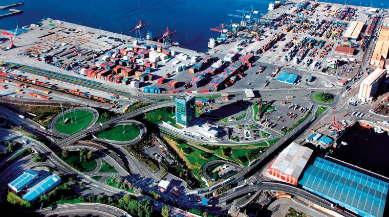 El Puerto de Bilbao es el principal hub para el comercio entre España y las Islas Británicas, concentrando el 33% del tráfico total con Reino Unido e Irlanda.