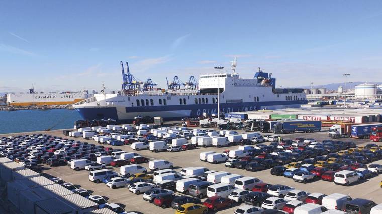 Las terminales de la Autoridad Portuaria de Valencia han gestionado 600.000 vehículos durante 2022.