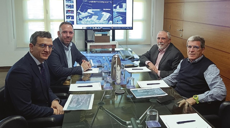 De izquierda a derecha: José María Gómez, director de PortCastelló; Rafa Simó, presidente de PortCastelló; Francesc Sánchez, director general de Valenciaport y Aurelio Martínez, presidente de Valenciaport.