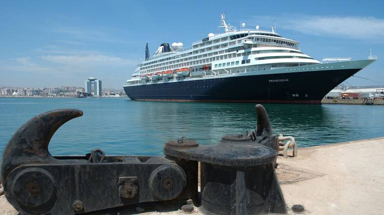 El Puerto de Melilla mantiene su apuesta por el tráfico de cruceros de alta gama.