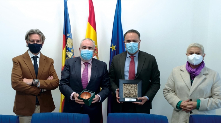 Miguel Garín, director de Desarrollo de Negocio Internacional de la Fundación Valenciaport; Francesc Sánchez, director general de la APV; Luis Guillermo Plata, embajador de Colombia; María Andrea Torres, ministra consejera de la Embajada.