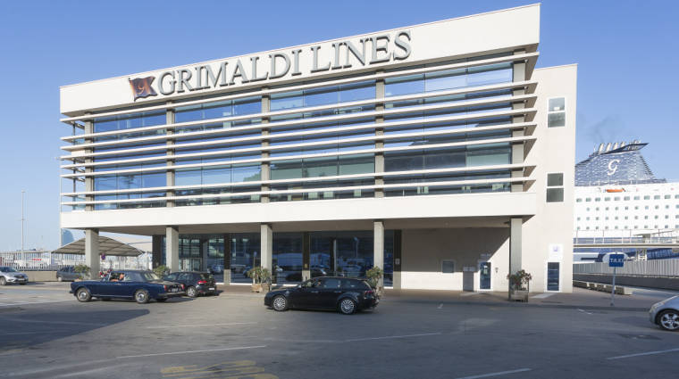 La Terminal de Grimaldi en Barcelona est&aacute; situada en el Moll Costa.