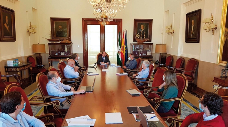 Primera reuni&oacute;n presencial de la Autoridad Portuaria de Sevilla para preparar un plan de inversiones post Covid-19.