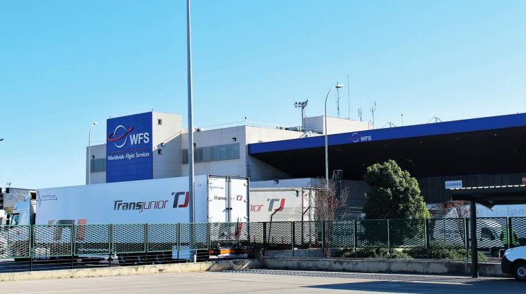WFS mantendrá la gestión de su terminal de carga aérea en El Prat