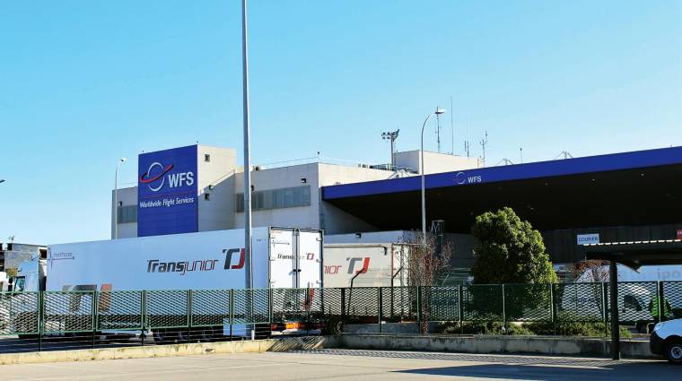 Tras presentar una oferta cuatro veces superior al precio de licitación, WFS gestionará 15 años más la nave de carga aérea E013 que ya ocupa en El Prat.