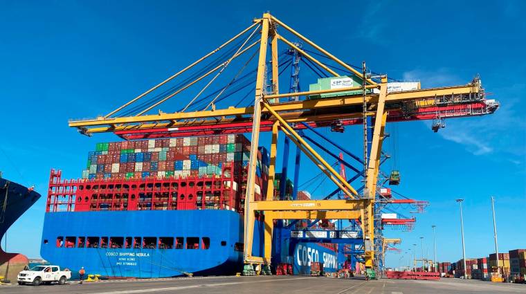 La escala del “Cosco Shipping Nebula” en CSP Valencia afianza el servicio AEU7 entre la Península y Extremo Oriente