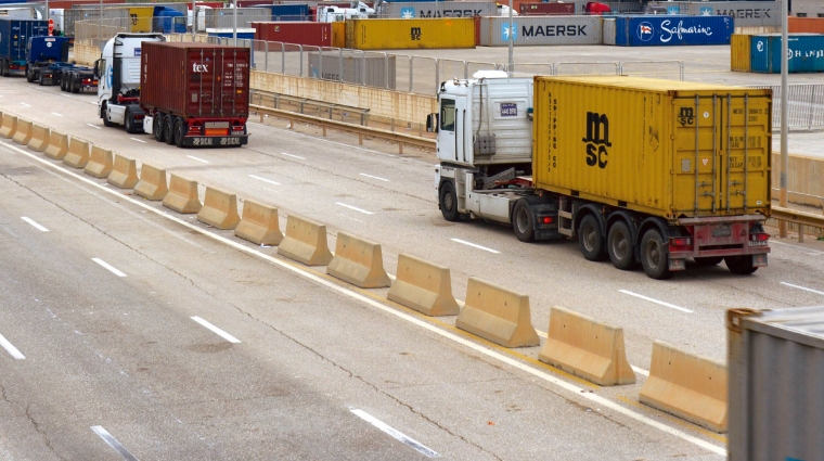 Los empresarios del transporte del puerto de Valencia piden unidad de acci&oacute;n a las terminales. Foto: DP.