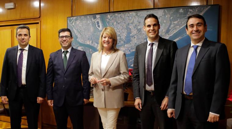 La presidenta de la AP de Huelva, Pilar Miranda, visitó Elecnor Sistemas tras conocer el resultado del reto tecnológico.