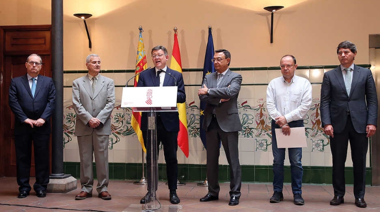 El presidente Puig con los miembros del CEC, presidido por Sebasti&aacute;n Pla.