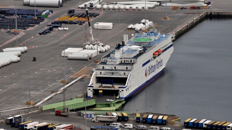 El “Salamanca”, atracado en el Puerto de Bilbao.