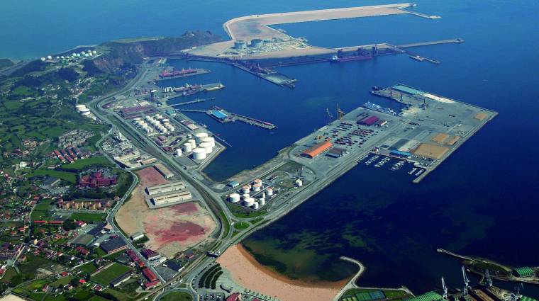 Los magistrados no aprecian connivencia alguna entre los responsables de la Autoridad del Puerto de Gijón y los representantes de las empresas de la UTE Dique Torres.