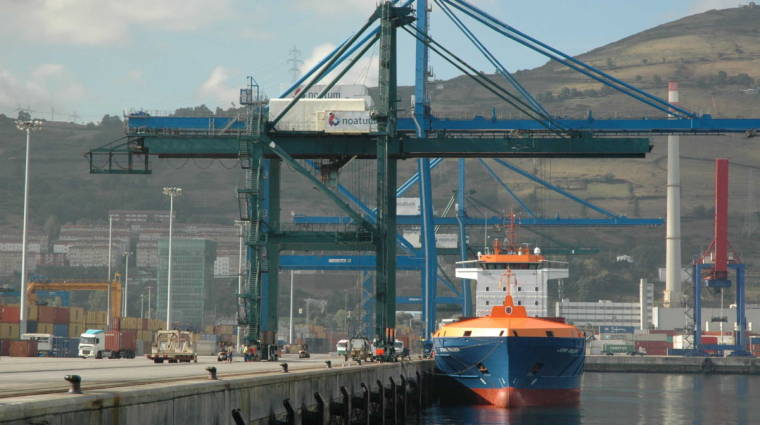 MacAndrews es uno de los principales operadores mar&iacute;timos en el Puerto de Bilbao. Foto J.P.