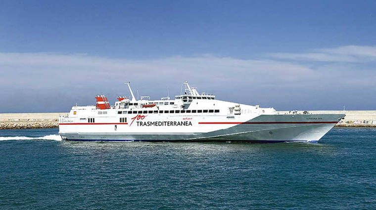 Las conexiones se realizan a bordo del buque de alta velocidad &ldquo;Almudaina Dos&rdquo;.