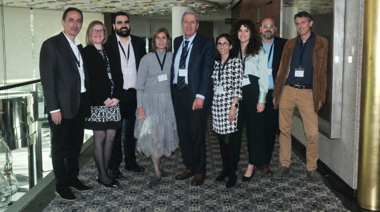 Eduardo Navarro y Mónica Mira junto al Equipo de FIMED presente en la jornada.