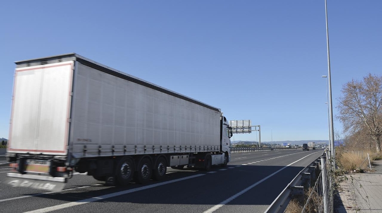 Más del 90% de las empresas afiliadas a la Asociación del Transporte Internacional por Carretera tampoco han recibido la devolución del “gasóleo profesional” del pasado mes.
