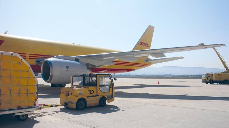 El Aeropuerto de Foronda, cuarto de España en carga, movió 5.792 toneladas en febrero. Foto J.P.