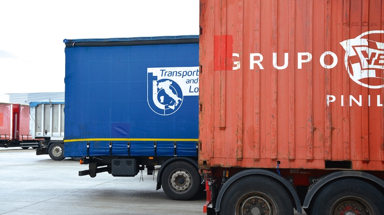 Empresas y sindicatos del transporte dotan al sector de estabilidad hasta el a&ntilde;o 2022. Foto: Ra&uacute;l T&aacute;rrega.
