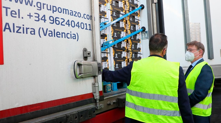 El president de la Generalitat, Ximo Puig, visitó el miércoles las instalaciones de Grupo Mazo en Tenerife, acompañado por el delegado territorial del grupo empresarial, Emilio Govantes.