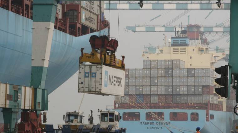 Maersk firm&oacute; un acuerdo el 27 de septiembre de 2021 para vender MCI, su divisi&oacute;n de fabricaci&oacute;n de contenedores reefer a CIMC, con sede en Shenzhen (China).