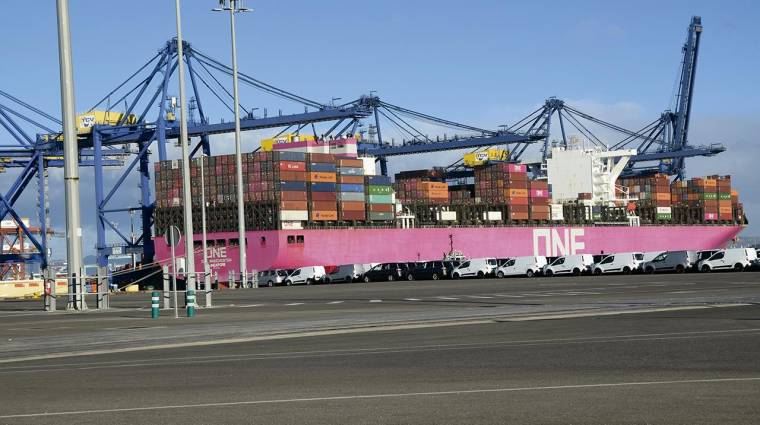 Valenciaport gestionó en octubre 6.803.999 toneladas de mercancías, lo que supone un crecimiento del 6,99% respecto octubre de 2022.