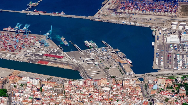 La asistencia se desarrollará para la actuación en el Muelle de Isla Verde Interior y en los muelles Príncipe Felipe y primer tramo del Dique Norte.