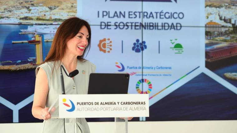 La presidenta de la APA, Rosario Soto, presentando el I Plan Estratégico de Sostenibilidad.