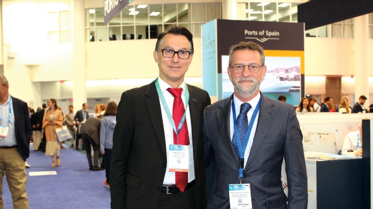 Eugenio Gómez, commercial manager de Hamilton y Cia, y Antonio Moreno, commercial manager de Transcoma Cruise &amp; Travel. Foto B.C.