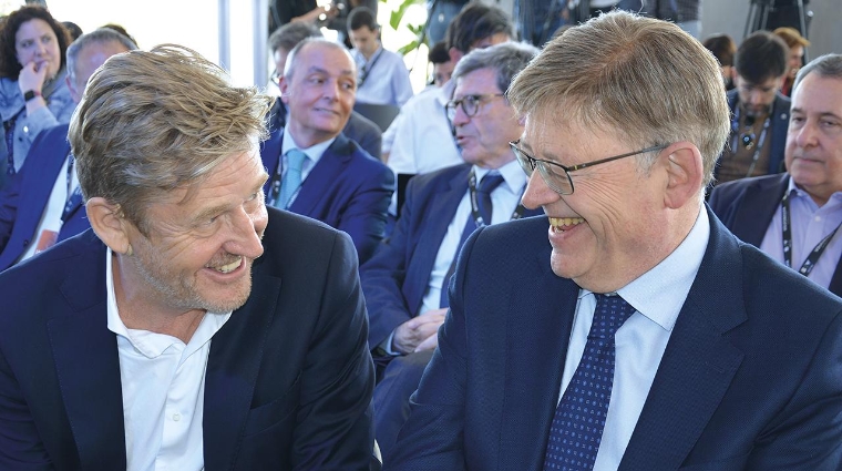 Wayne Griffiths, CEO de SEAT; y Ximo Puig, presidente de la Generalitat Valenciana, el día de la presentación del proyecto de la gigafactoría en Parc Sagunt II. Foto: Raúl Tárrega.