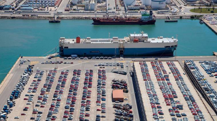 El tráfico de automóviles nuevos en el Port de Barcelona ha crecido un 67,4% en los siete primeros meses del año.