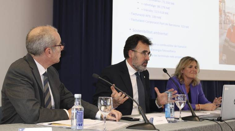 José Alberto Carbonell, director general; Lluís Salvadó, presidente; y Míriam Alaminos, Subdirectora General Económica Financiera de Port de Barcelona. Foto M.V.