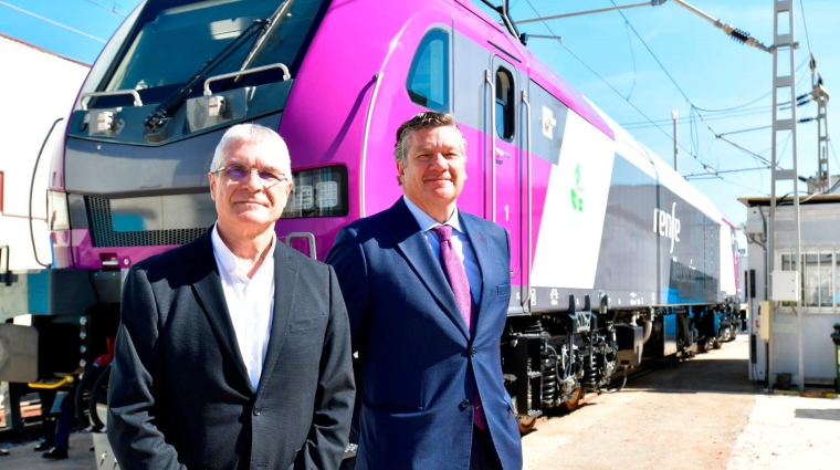 Isaías Táboas, presidente de Renfe Operadora ha visitado la factoría de Stadler en Valencia acompañado por Iñigo Parra, presidente de Stadler Valencia.