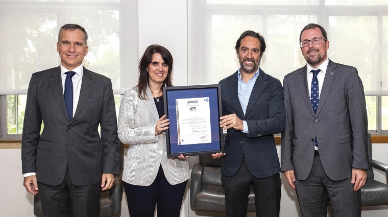 Rafael García Meiro (AENOR), Sonia Araujo (Renfe Viajeros), Joaquín del Moral (Renfe Mercancías) y Raül Blanco (Renfe).