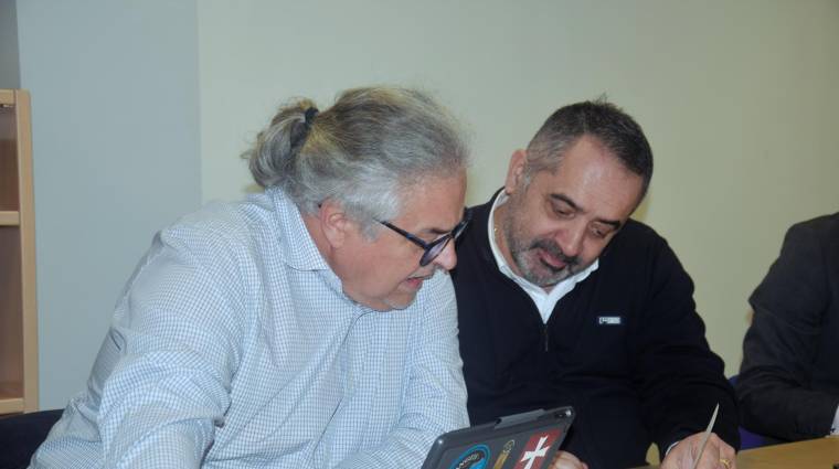 Enric Ticó, presidente de FETEIA, junto a Juan Uhía, presidente de la Comisión de Aduanas de FETEIA. Foto M.J.