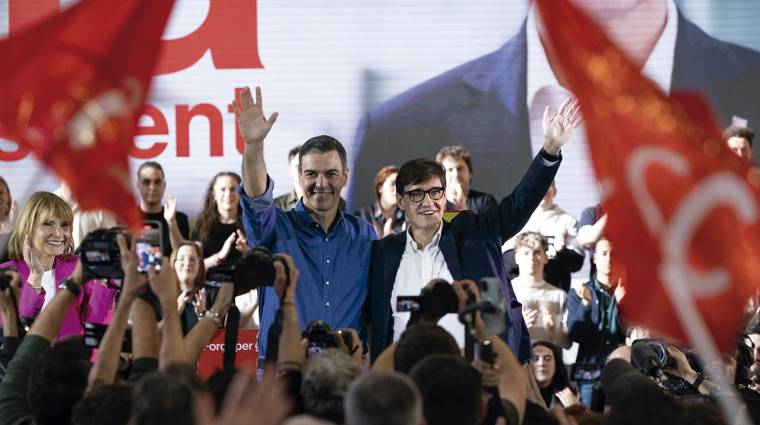 Salvador Illa ha contado con el apoyo de Pedro Sánchez durante la campaña.