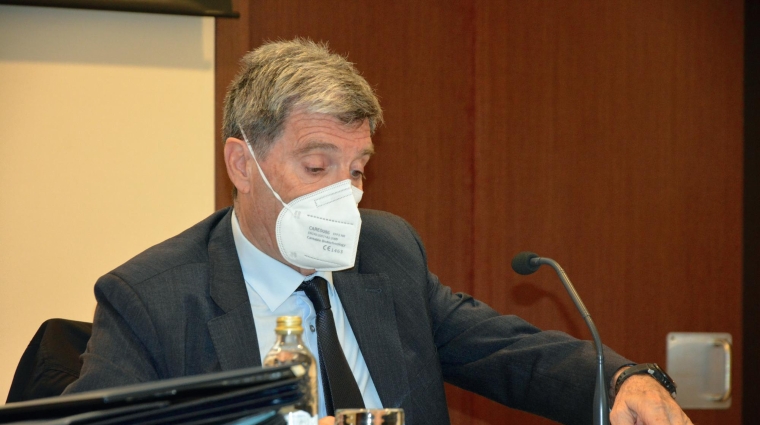 Aurelio Martínez, presidente de la Autoridad Portuaria de Valencia, tras el Consejo de Administración de la APV del pasado viernes. Foto: Raúl Tárrega.