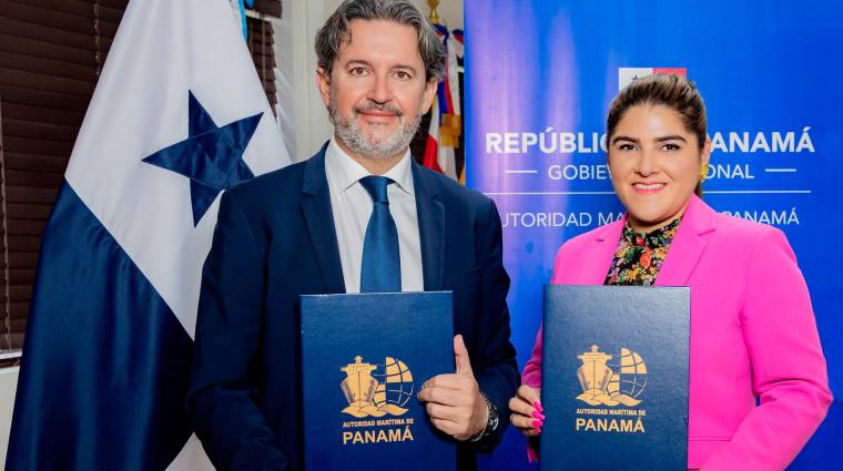 Miguel Garín, director de Desarrollo de Negocio Internacional de la Fundación Valenciaport, y Elvia Bustavino, secretaria general de la Autoridad Marítima de Panamá.