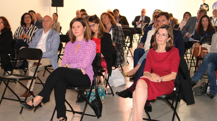 María José Rallo, secretaria general de Transportes y Movilidad, junto a Ana González, presidenta del CEL, esta mañana durante la celebración de la segunda edición de las Jornadas CEL. Foto B.C.