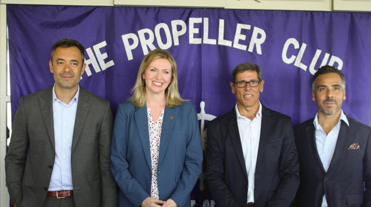 Omar W. Medina, Economic officer del Consulado General de los Estados Unidos de América; Katie Stana, cónsul general de Estados Unidos de América en Barcelona; Gonzalo Sanchís, presidente de Propeller Club de Barcelona y John Coronado, consejero comercial para la embajada de Estados Unidos de América en España. Foto J.P.M.