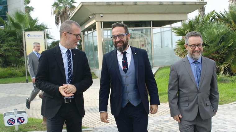 Josep Maria Cruset; Juli Fernàndez, conseller de Territori, y Saül Garreta, nuevo presidente del Port de Tarragona. Foto Leila Escrihuela.