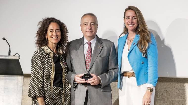 Pere Navarro ha sido reconocido por trabajar conjuntamente para dar visibilidad y fomentar la presencia de las mujeres directivas en foros y eventos.