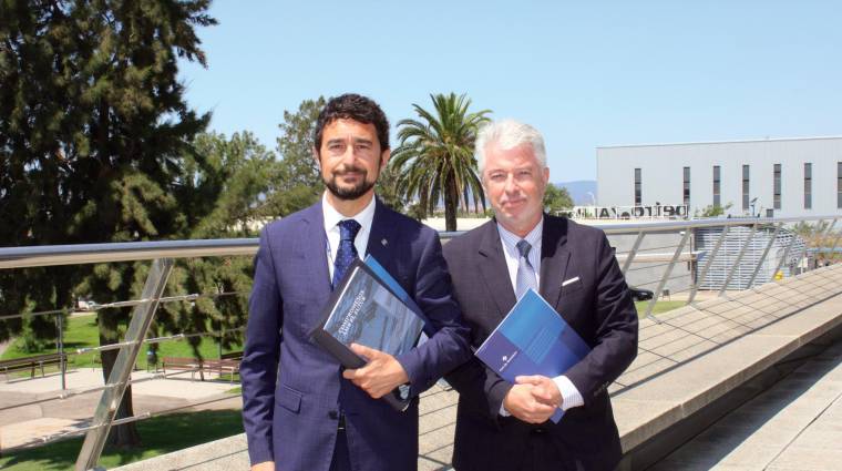 Damià Calvet, presidente del Port de Barcelona, y Manel Galán, jefe de Relaciones Institucionales. Foto A.Tejera.
