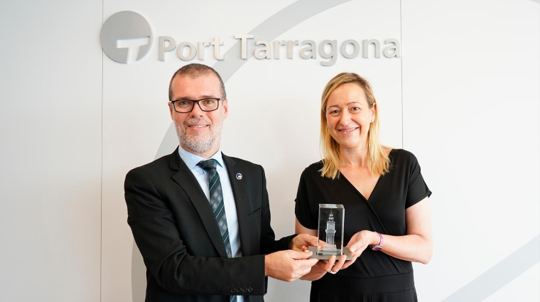 Josep Maria Cruset, presidente de la AP de Tarragona, y Marta Gastón, consejera de Economía, Planificación y Trabajo del Gobierno de Aragón y presidenta de Aragón Plataforma Logística (APL).