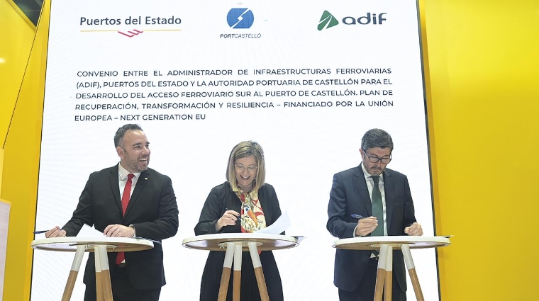 Rafa Simó, presidente de la Autoridad Portuaria de Castelló; María Luisa Domínguez, presidenta de Adif y Álvaro Rodríguez, presidente de Puertos del Estado